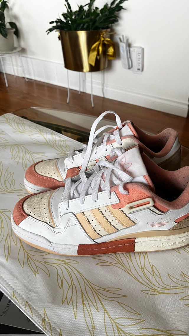 Adidas Shoes US 8.5 - photo 2