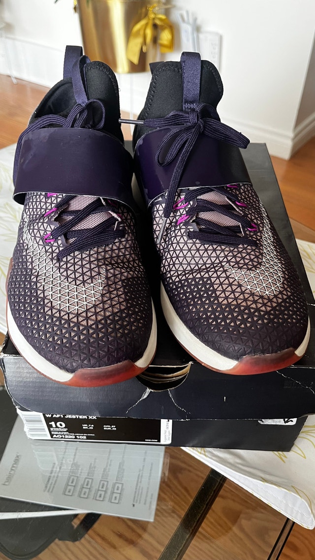 Nike Runners Size 10 - photo 2