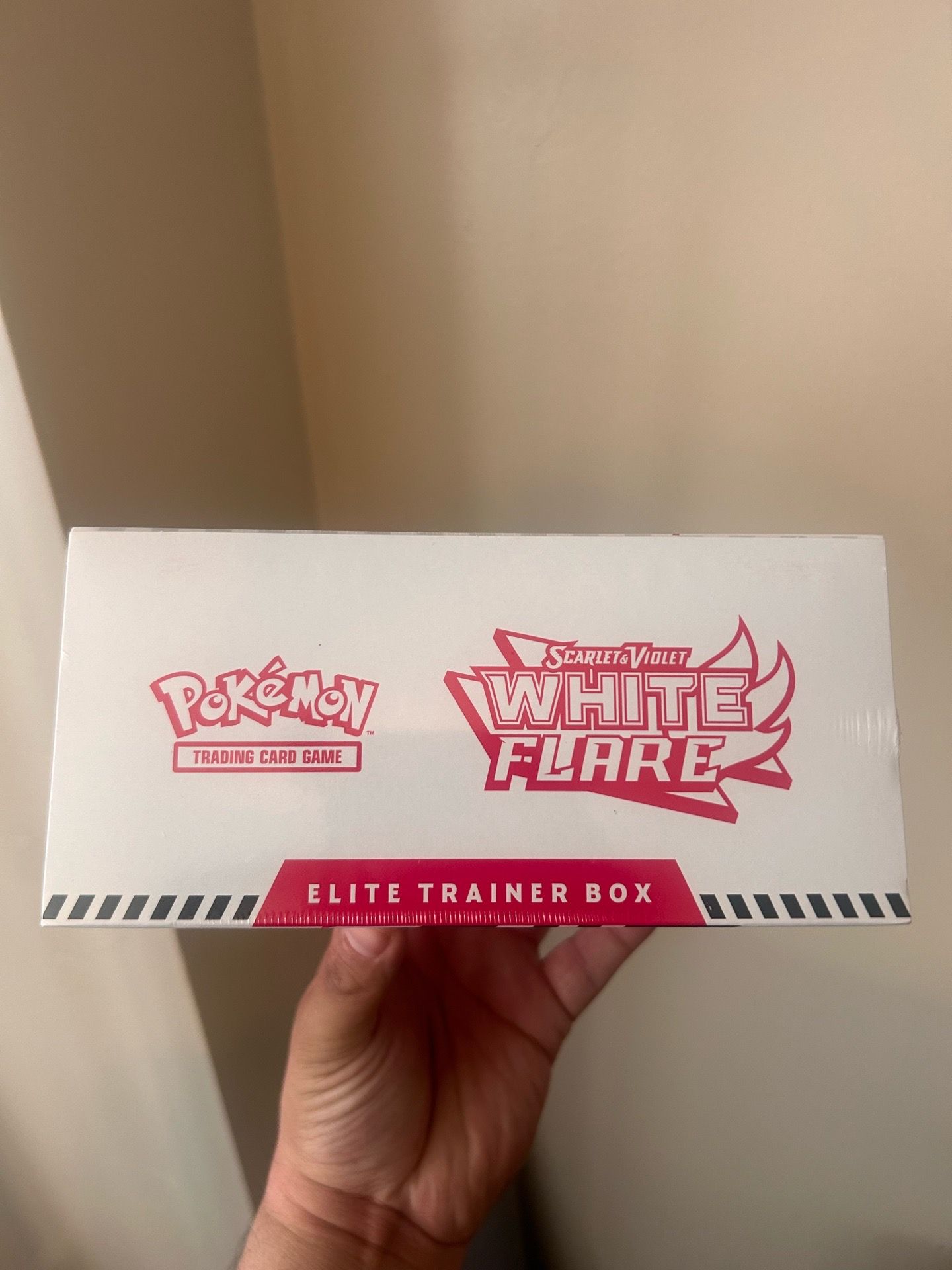 Pokemon TCG White Flare ETB - photo 5
