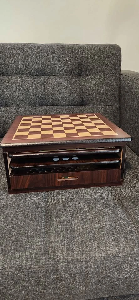 Deluxe Wooden Game House - 10 Classic Games Included - photo 5