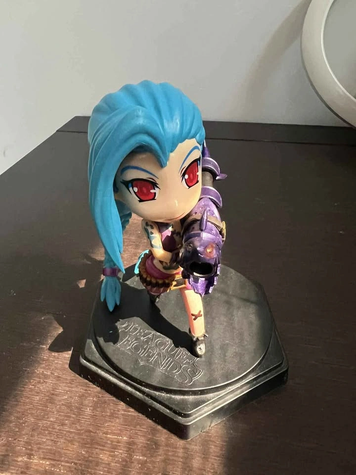 Arcane Jinx Figurine and League of Legends Items - photo 4