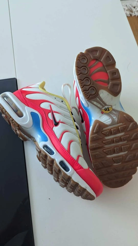 Nike Air Max Plus Womans Shoes - photo 2