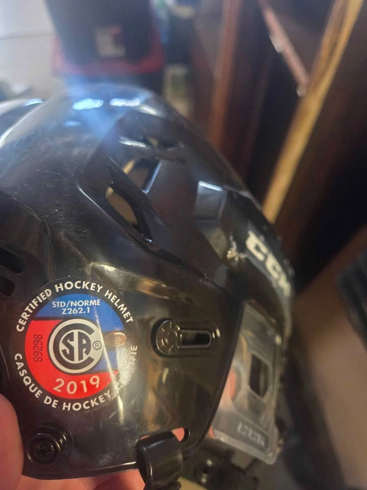 CCM Men's Senior Helmet - photo 4