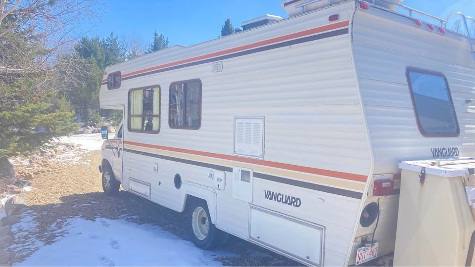 1984 Ford Vanguard Motorhome - photo 2