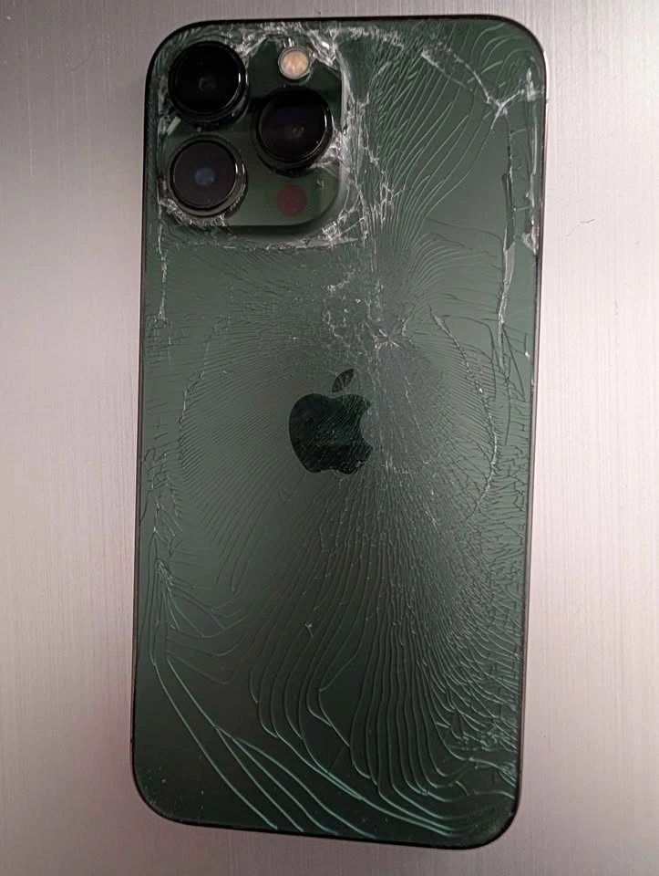 iPhone 13 Pro Max - photo 2