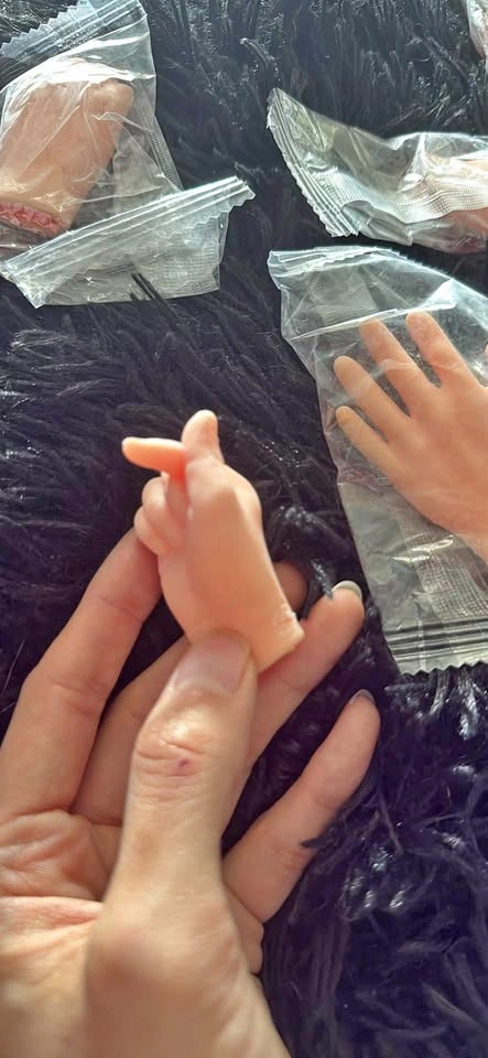 Tiny Finger Hands