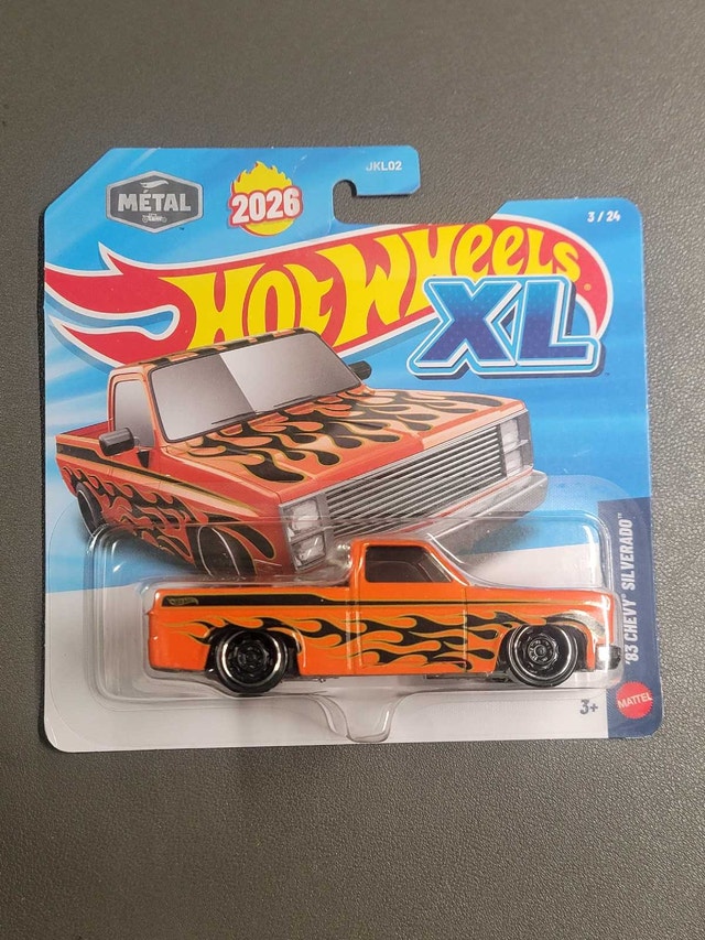 Hot Wheels '83 Chevy Silverado