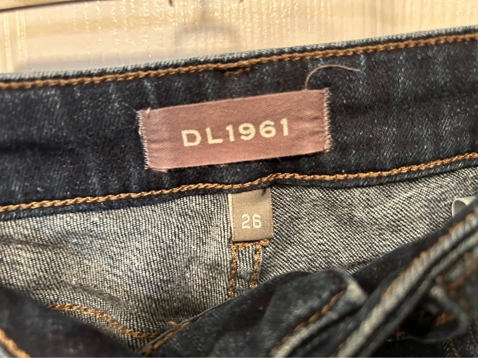 DL1961 Chrissy Ultra High Rise Skinny Jeans - Size 26 - photo 3