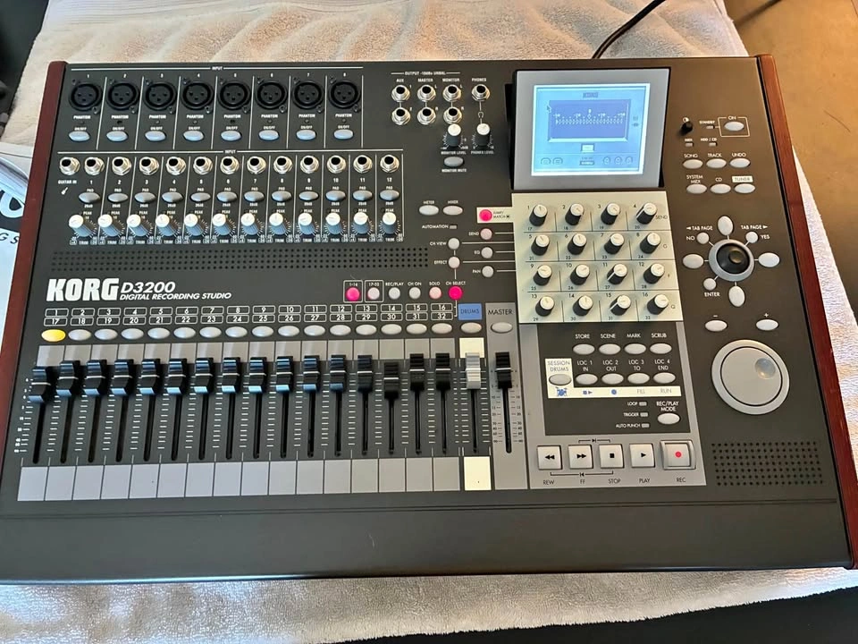 Korg D3200 Digital Recording Studio (2005) - MINT 9.5/10