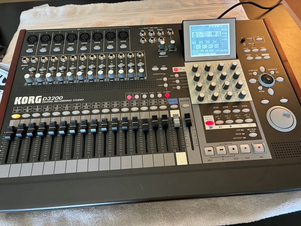Korg D3200 Digital Recording Studio (2005) - MINT 9.5/10 - photo 4