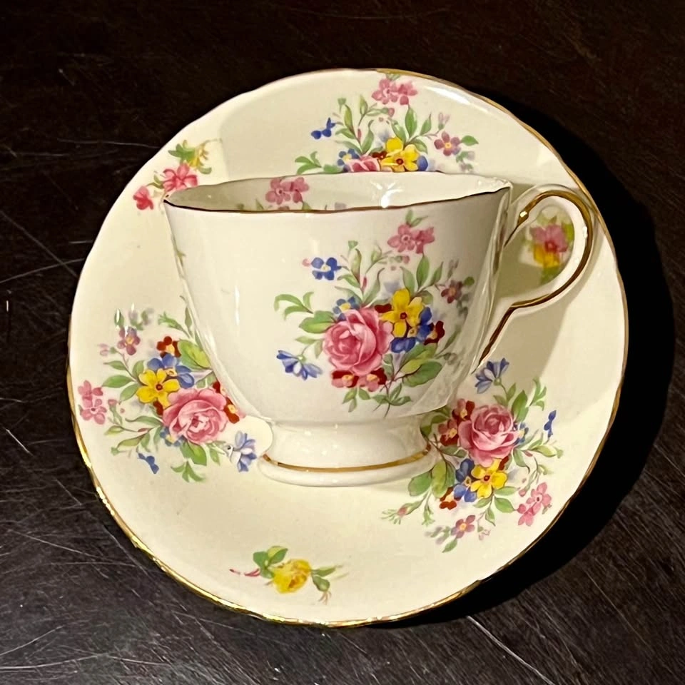 Vintage Delphine Floral Tea Cup and Saucer Set with Gold Trim - photo 3
