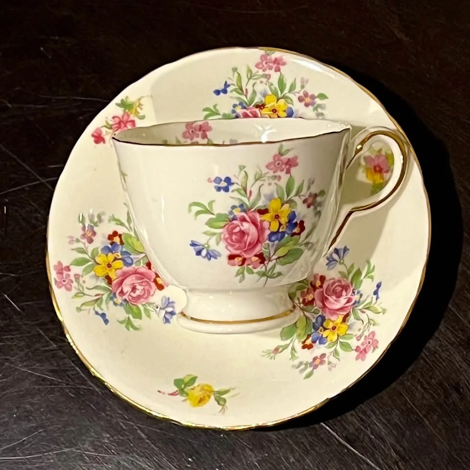Vintage Delphine Floral Tea Cup and Saucer Set with Gold Trim - photo 3