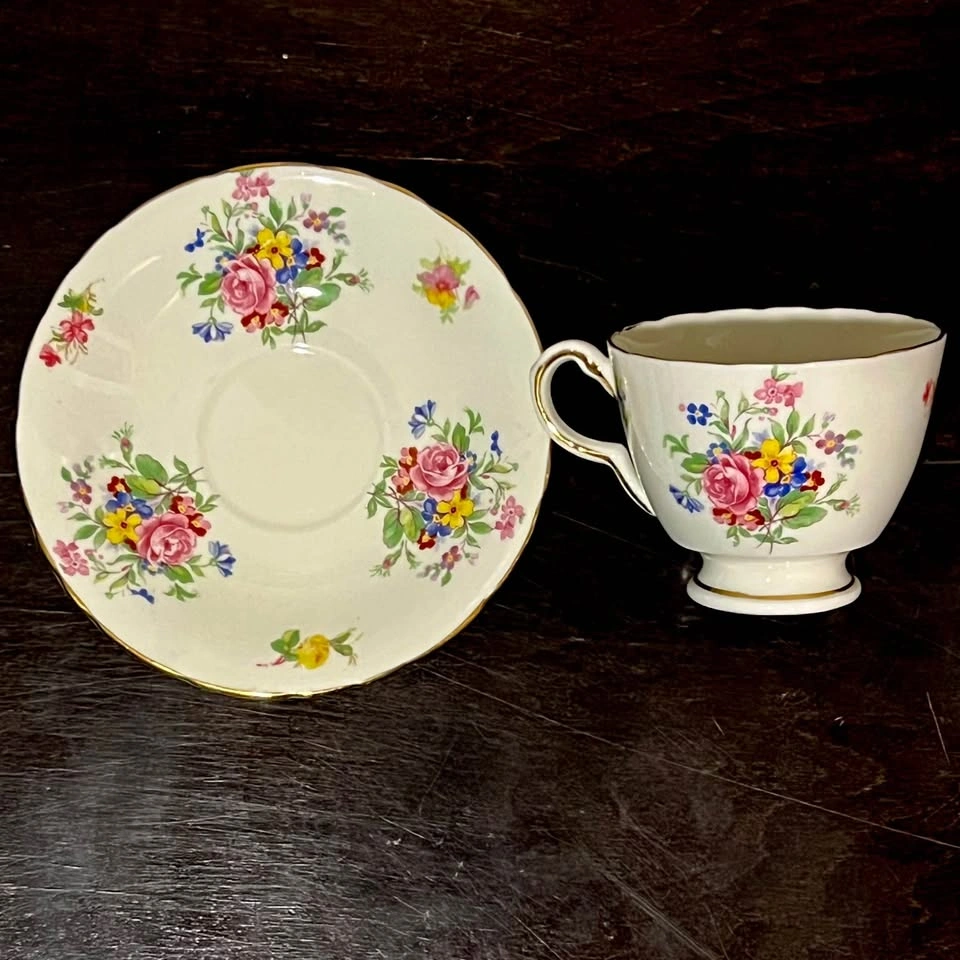 Vintage Delphine Floral Tea Cup and Saucer Set with Gold Trim - photo 5
