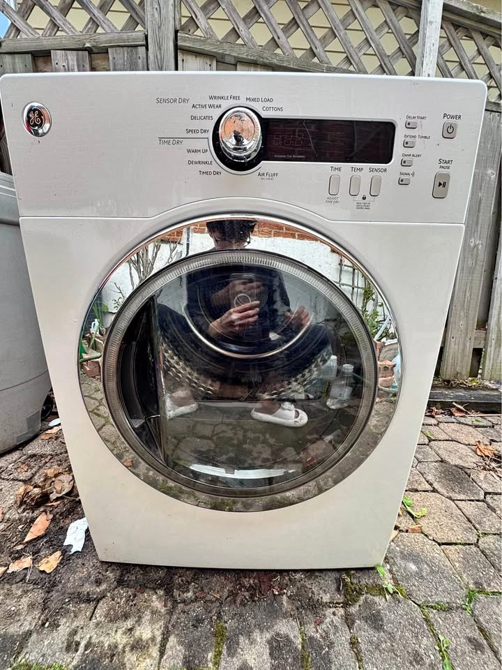 GE 24" Compact Electric Dryer - Perfect for Condos/Apartments