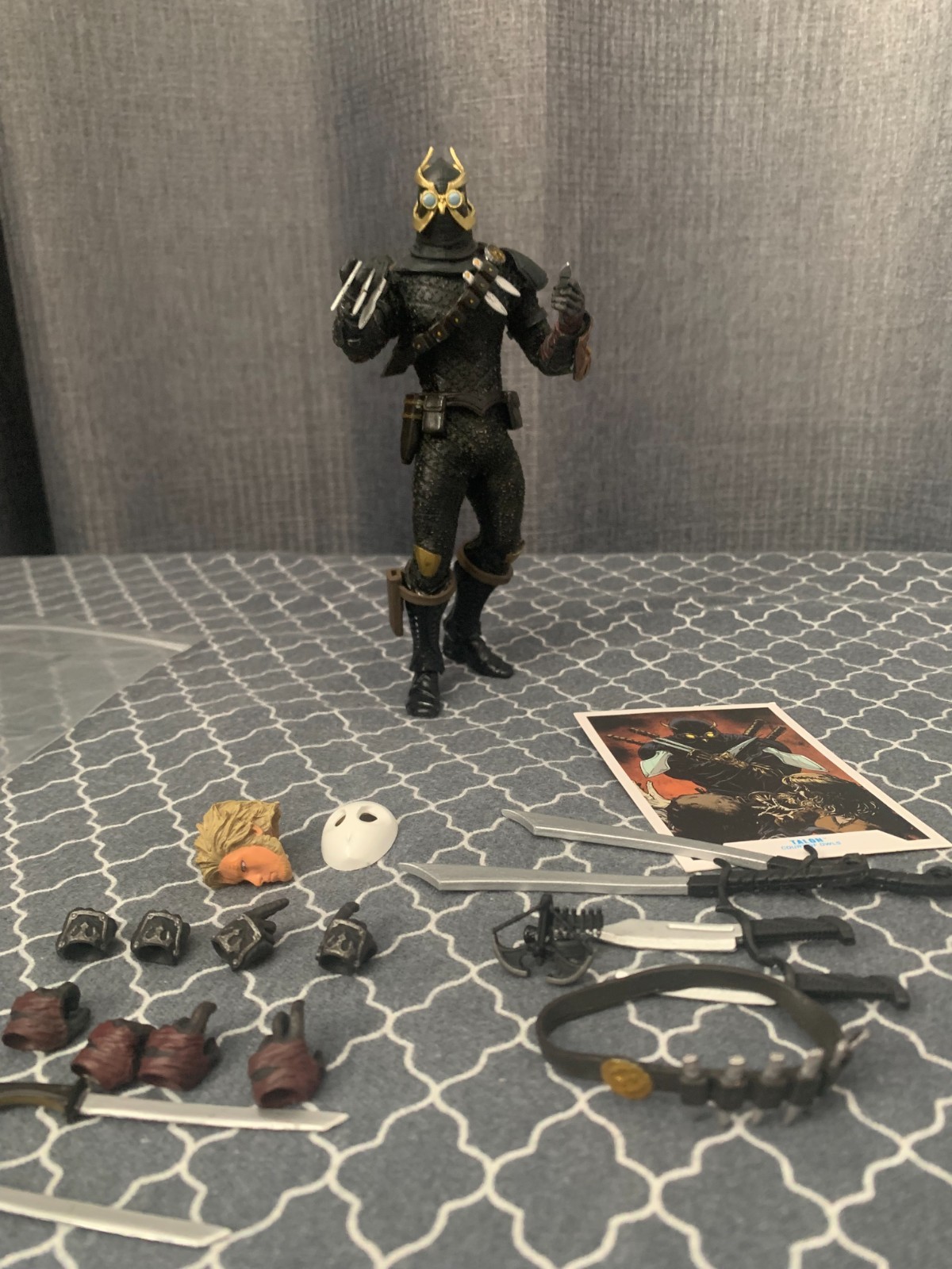 Mezco Custom Talon 1:12 Figure w/ Weapons Accessories