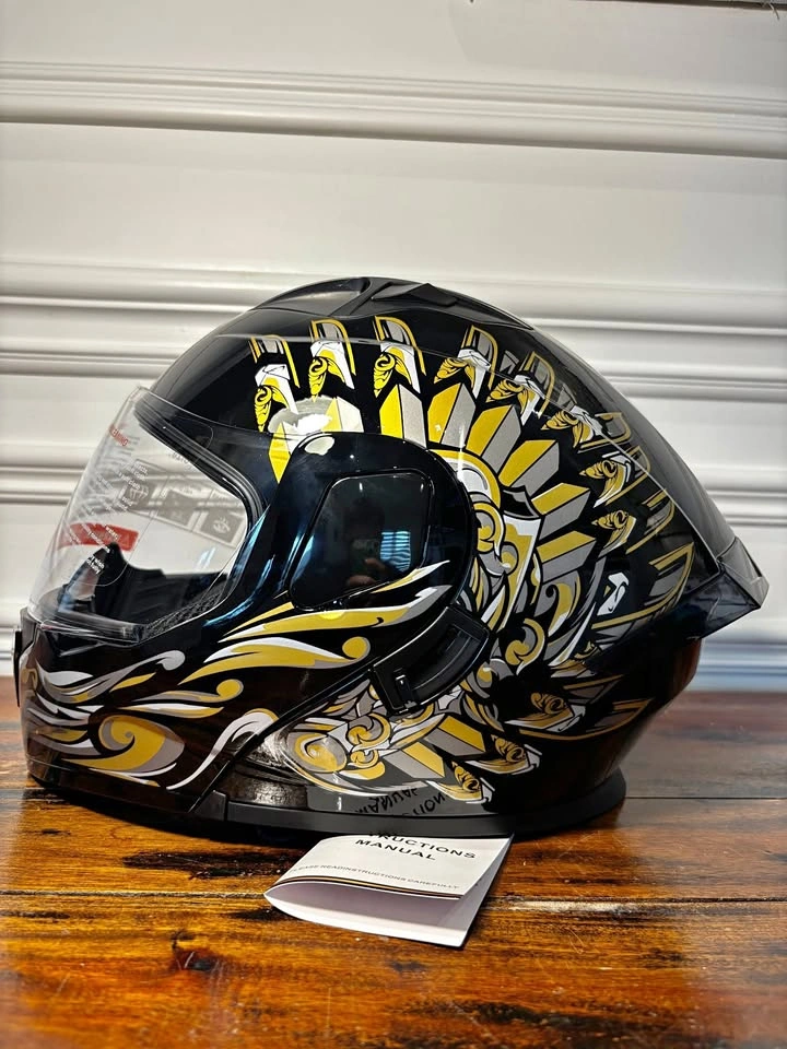DOT Approved Medium Motorcycle Helmet (Brand New)