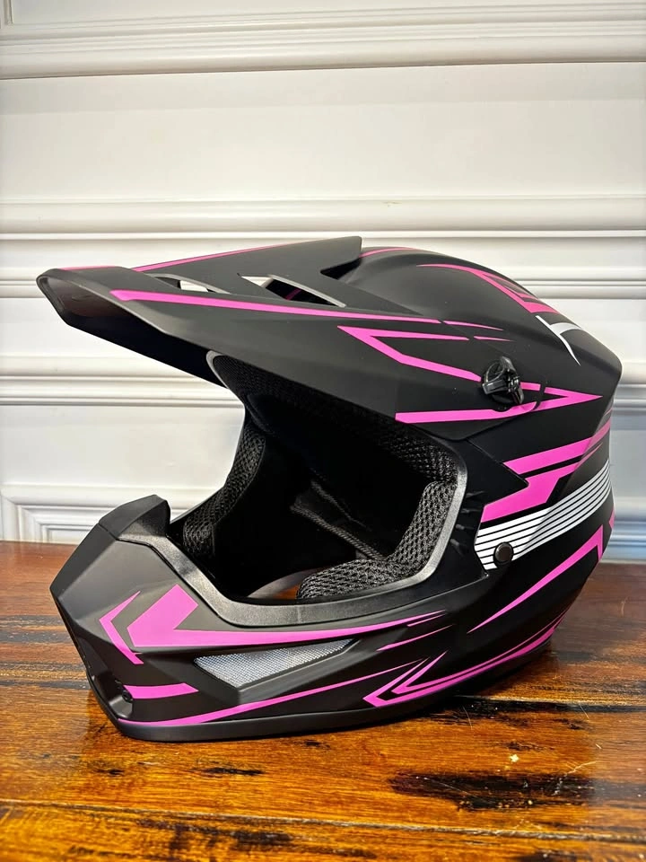 Helmet DOT Approved - Pink XL (BRAND NEW)