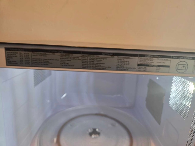 Toshiba Microwave - photo 4