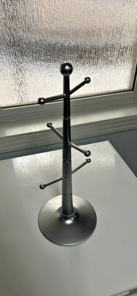 Metal mug tree