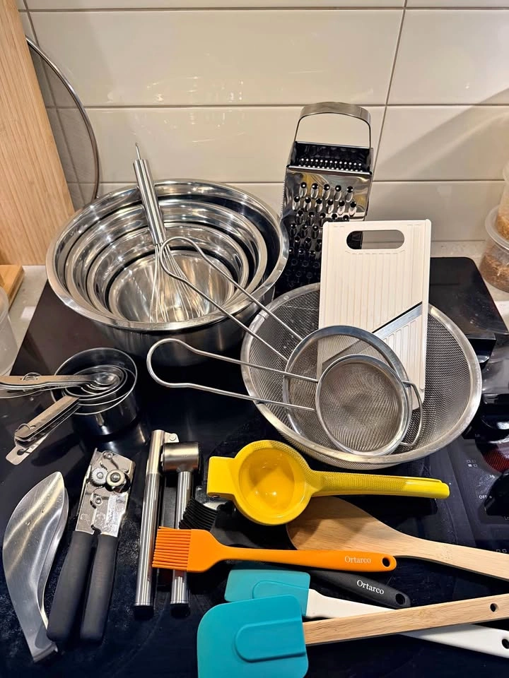 Kitchen Utensils Bundle - Bowls, Spatulas, Grater & More!