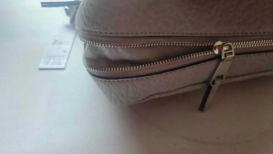 DKNY Taryn Messenger Crossbody Purse - Brand New w/ Tags - photo 2