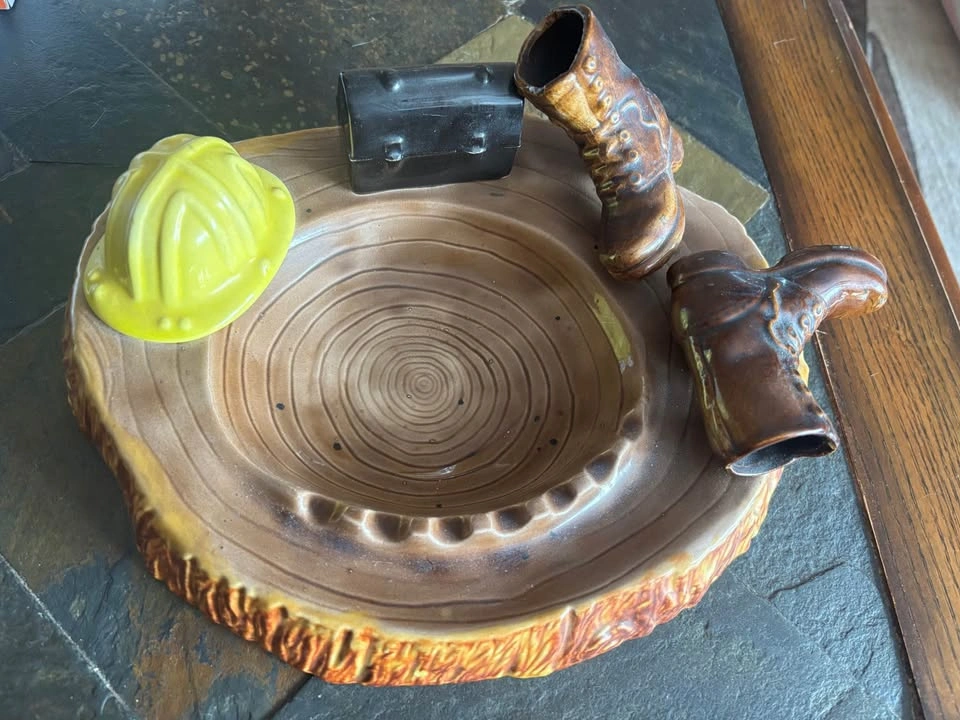 Vintage Ceramic "Working Man" Ashtray - photo 2