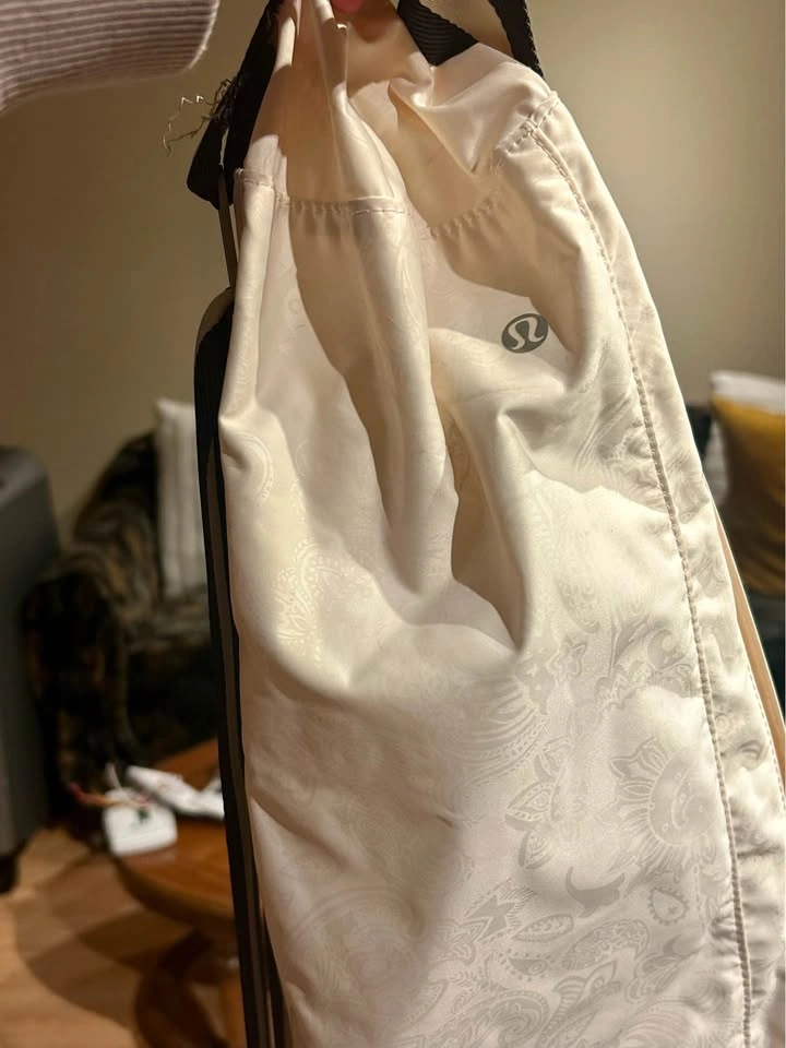 Lululemon Cream Paisley Yoga Bag - photo 2