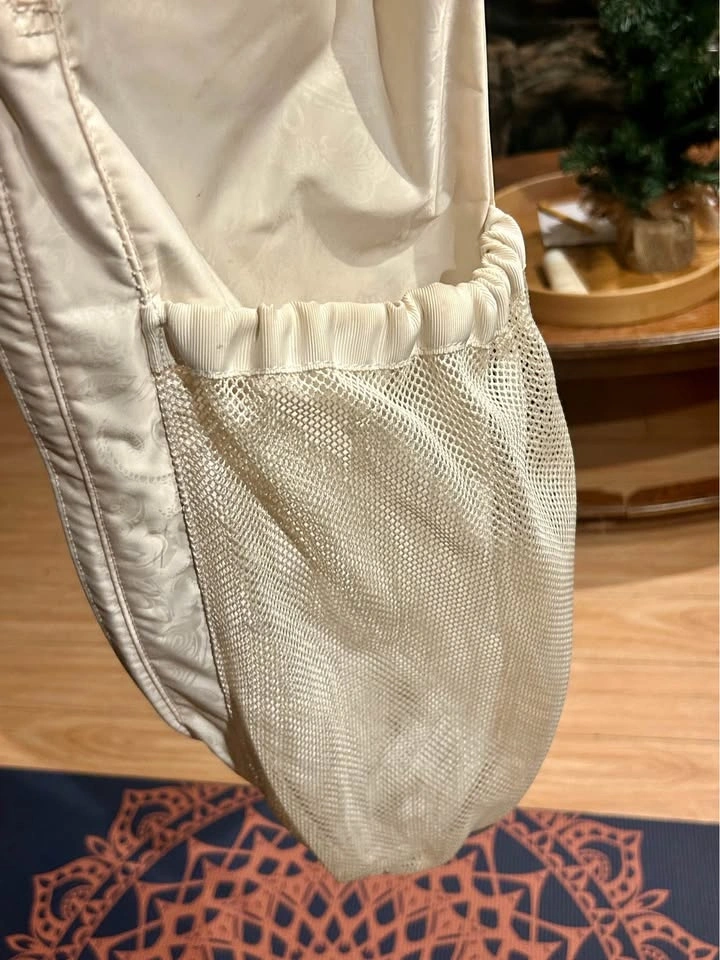 Lululemon Cream Paisley Yoga Bag - photo 3