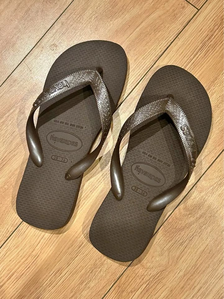 NEW Havaianas Flip Flops Brown Size 35-36