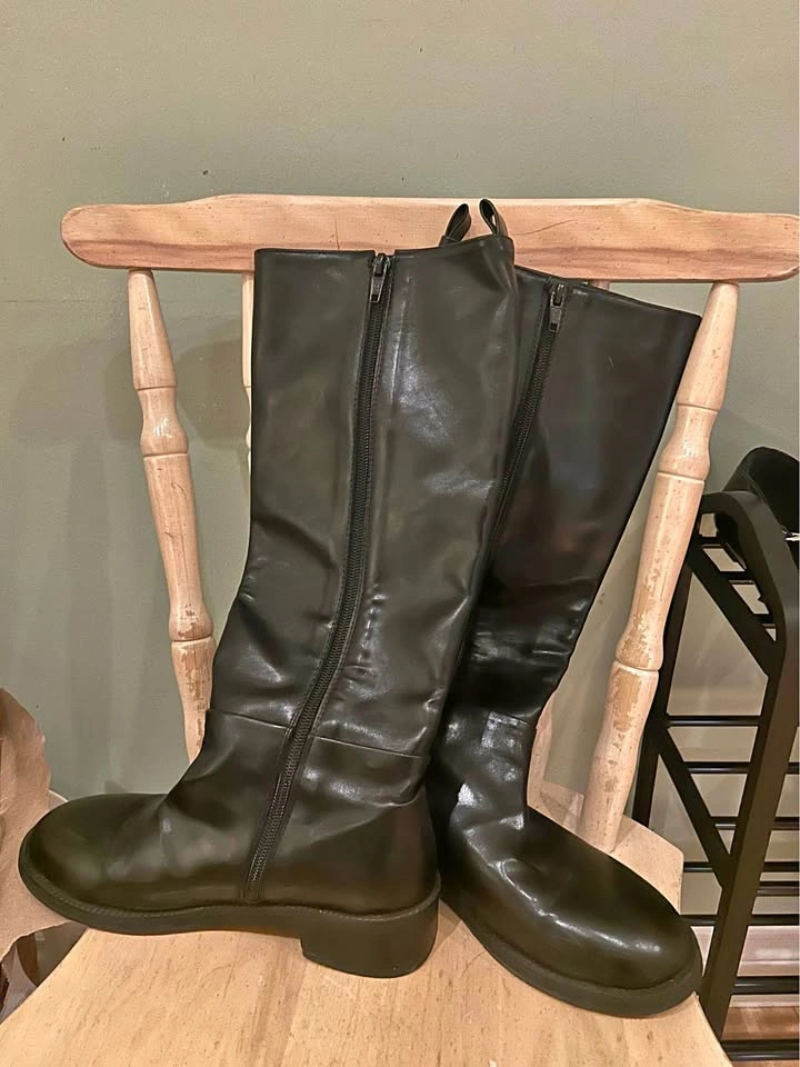 Black Tall Boots