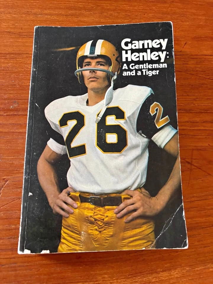 Signed Hamilton Tiger Cats Football Legend Garney Henley Book 🏈