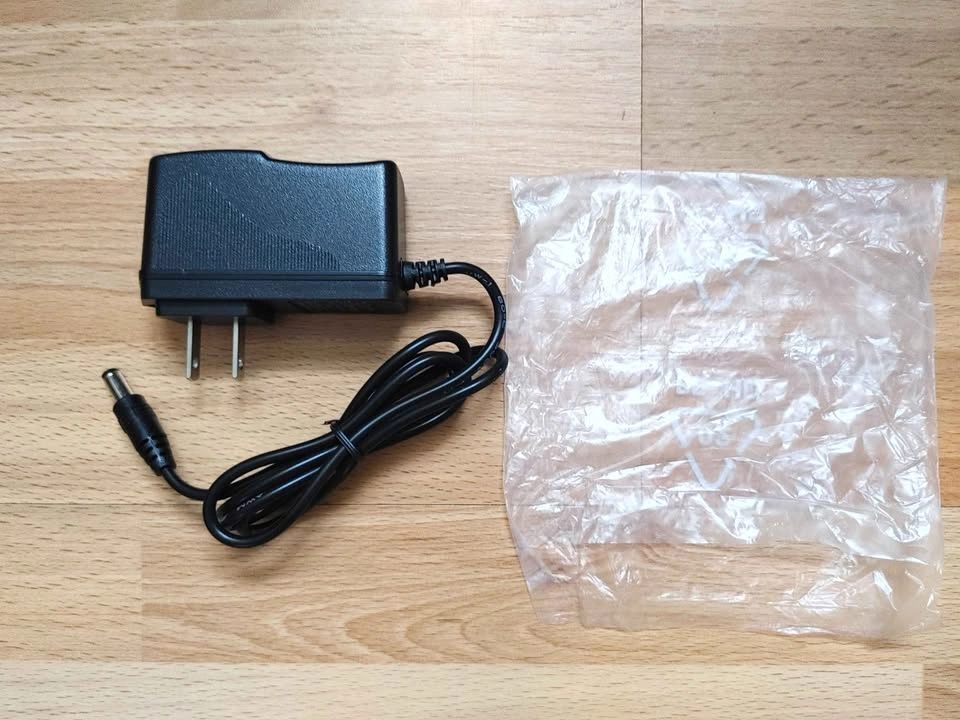 Power Adapter 5V 2000mA - photo 2