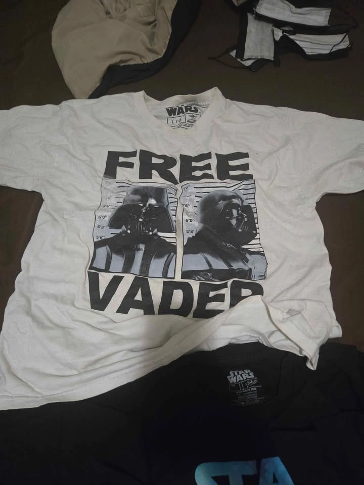 Four Large Star Wars T-shirts - photo 3