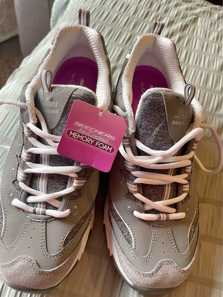 Skechers D’Lites Women Athletic Shoes Size 11