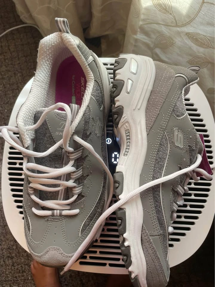 Skechers D’Lites Women Athletic Shoes Size 11 - photo 2