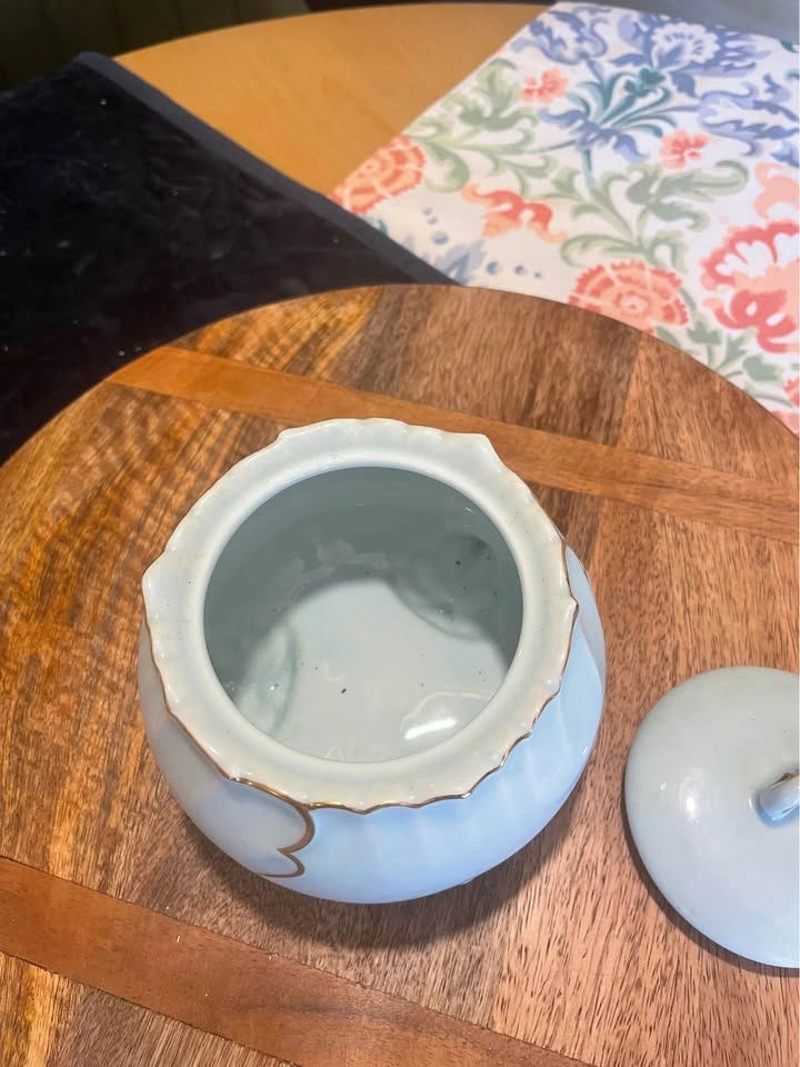 Vintage Celadon Porcelain Lidded Jar / Censer - photo 2