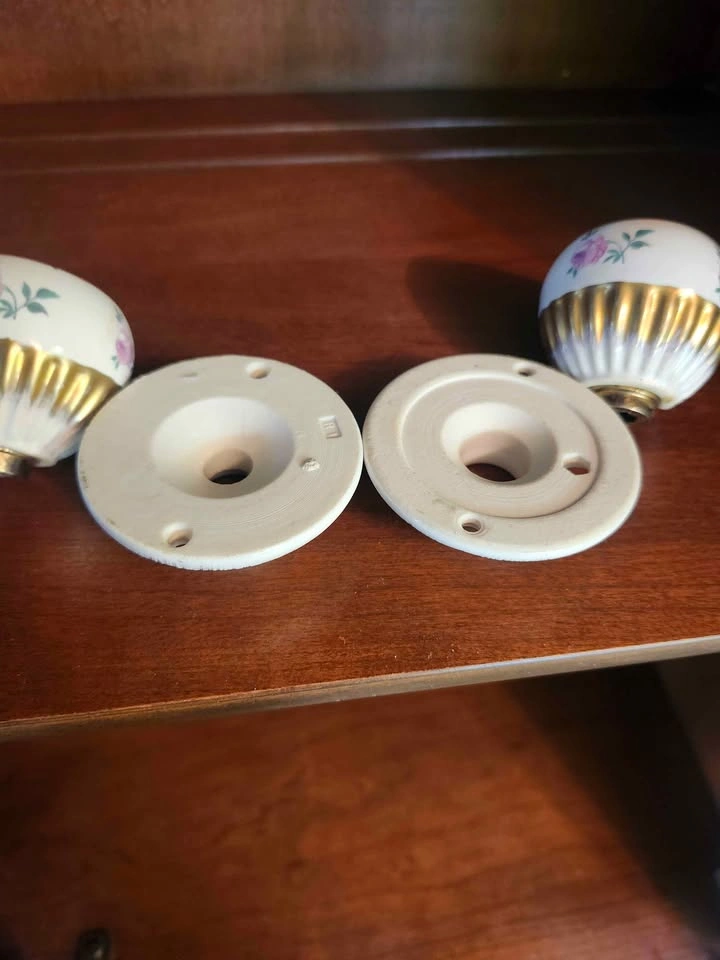 Antique porcelain floral door knobs - photo 5