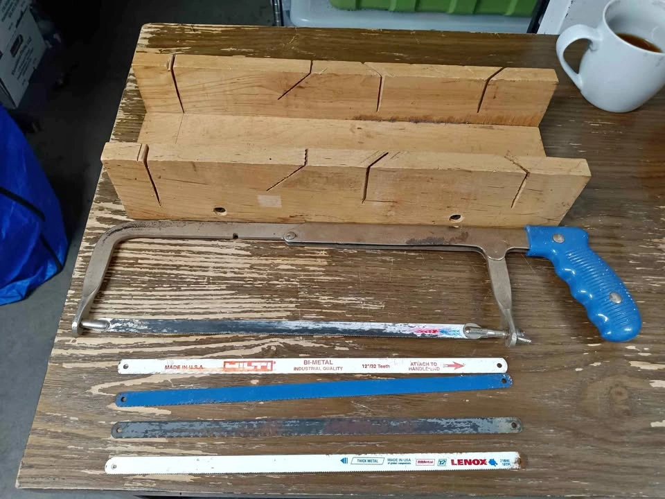 Hacksaw, Miter Box & Extra Blades