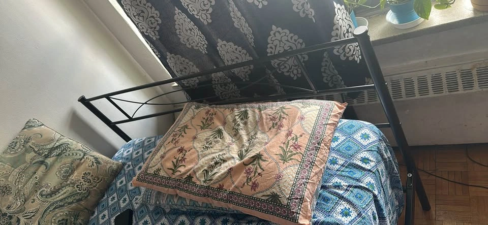 Black Metal Queen Bed Frame with Premium Mattress - photo 4