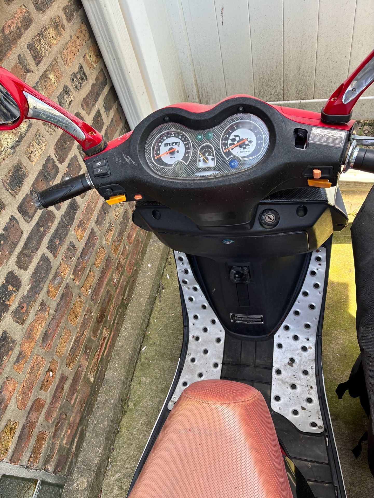 150cc Scooter For Sale – MP-150B – Needs Battery/No Start - photo 2