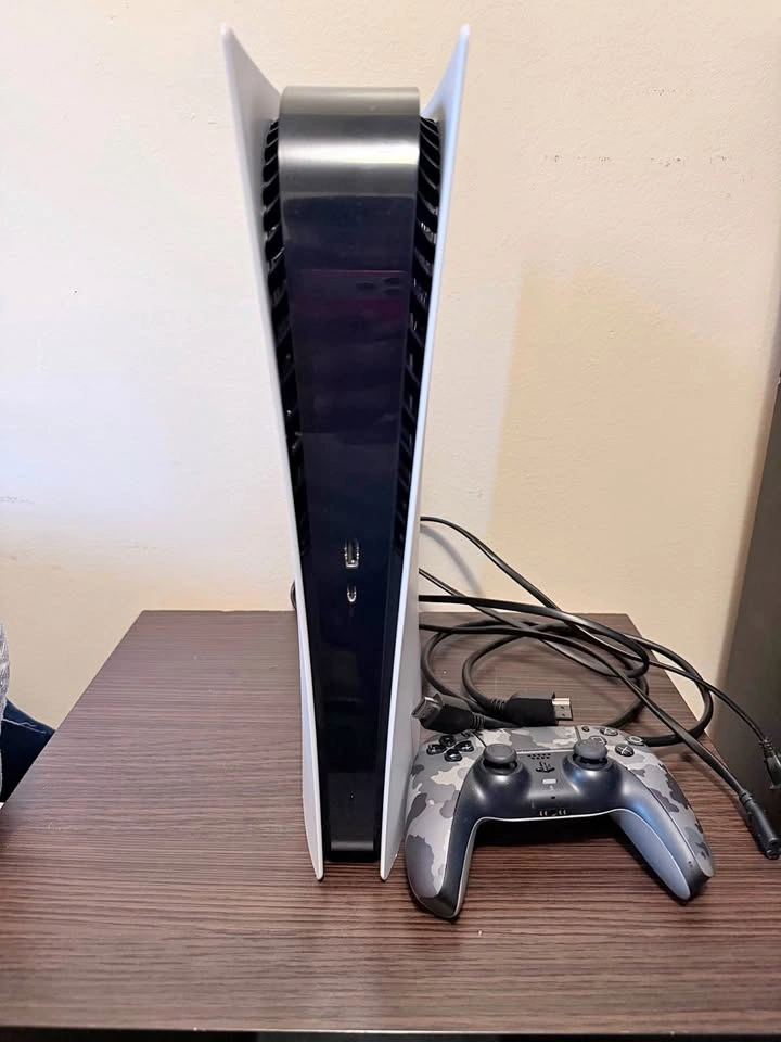 PS5 Digital Edition (Original)