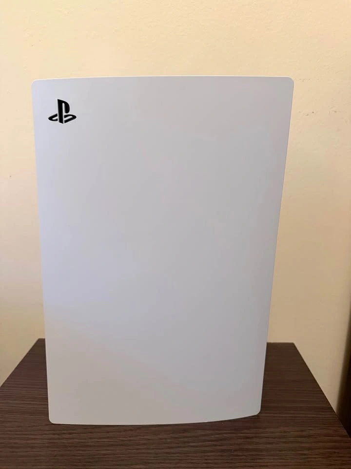 PS5 Digital Edition (Original) - photo 2