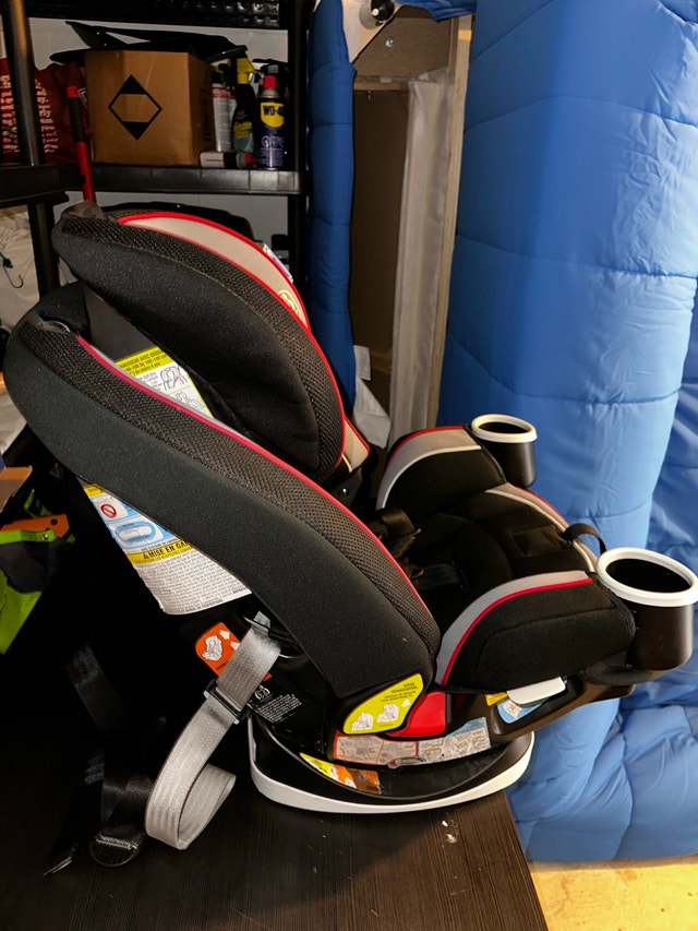 Children’s Car Seat - Year of Manufacture 2020- good till 2030 - photo 3