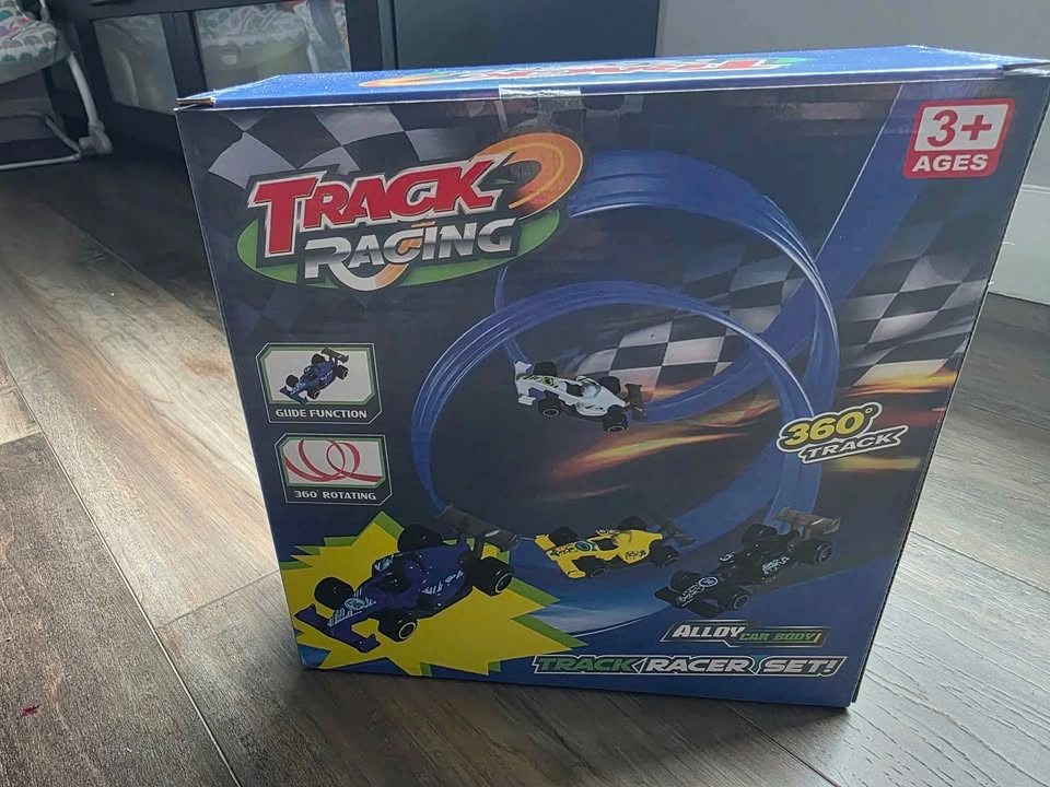 Brand new in box 360° Flexible DIY Race Track Set - 4 Meters! - photo 2