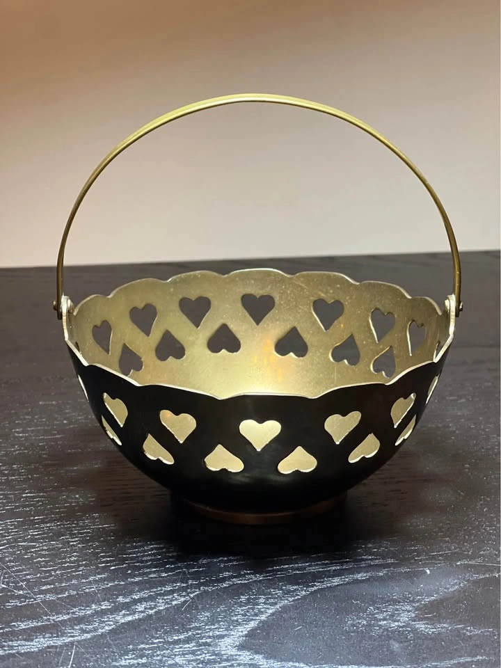 Vintage Brass Bowl India Heart Cutouts Hinged Handle - photo 2
