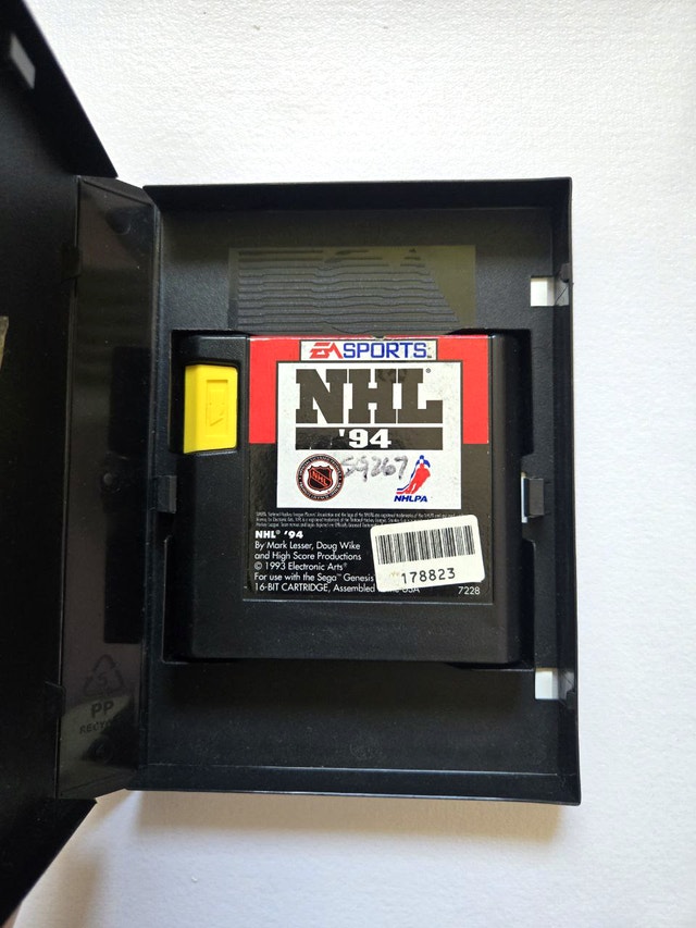 NHL '94 - Sega Genesis - Limited Edition EA Sports Game - photo 2