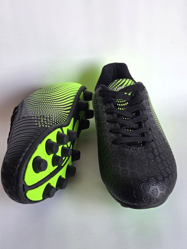 Vizari Black/Green Soccer Cleats - Size US 3Y