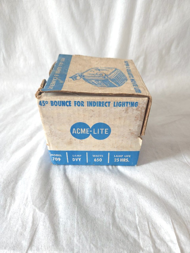 Acme Movie Camera Light Model 709 650W - photo 4