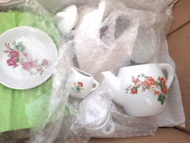 Kids - Mini Porcelain Tea Set with Floral Design - photo 5