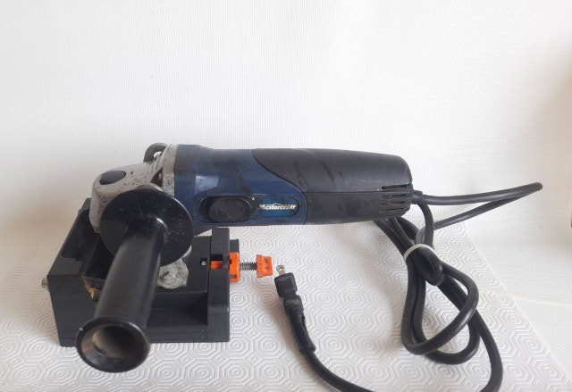 Mastercraft Corded Angle Grinder - Used